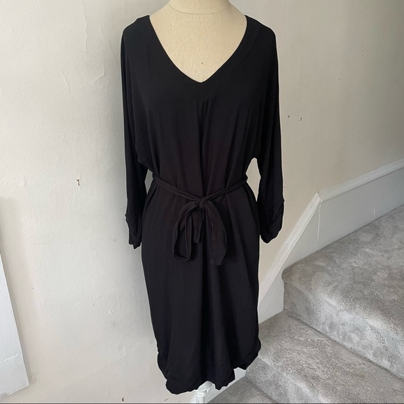 Splendid Black Tie Front V-Neck Rayon Rolled Tab Sleeve Dress SD8771 EUC Size M - Picture 1 of 9